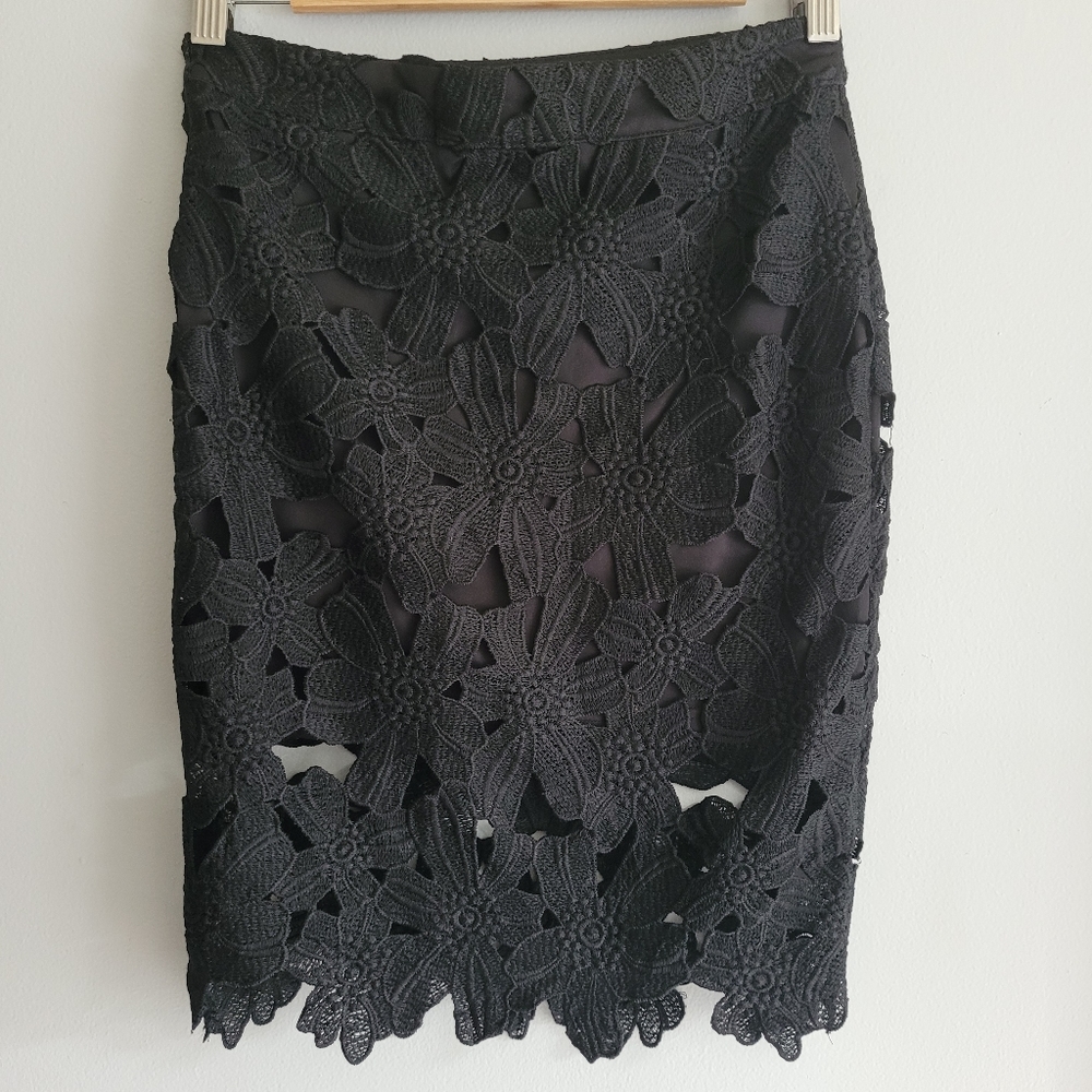 WYLDR Lace Midi Pencil Skirt - Picture 6 of 7